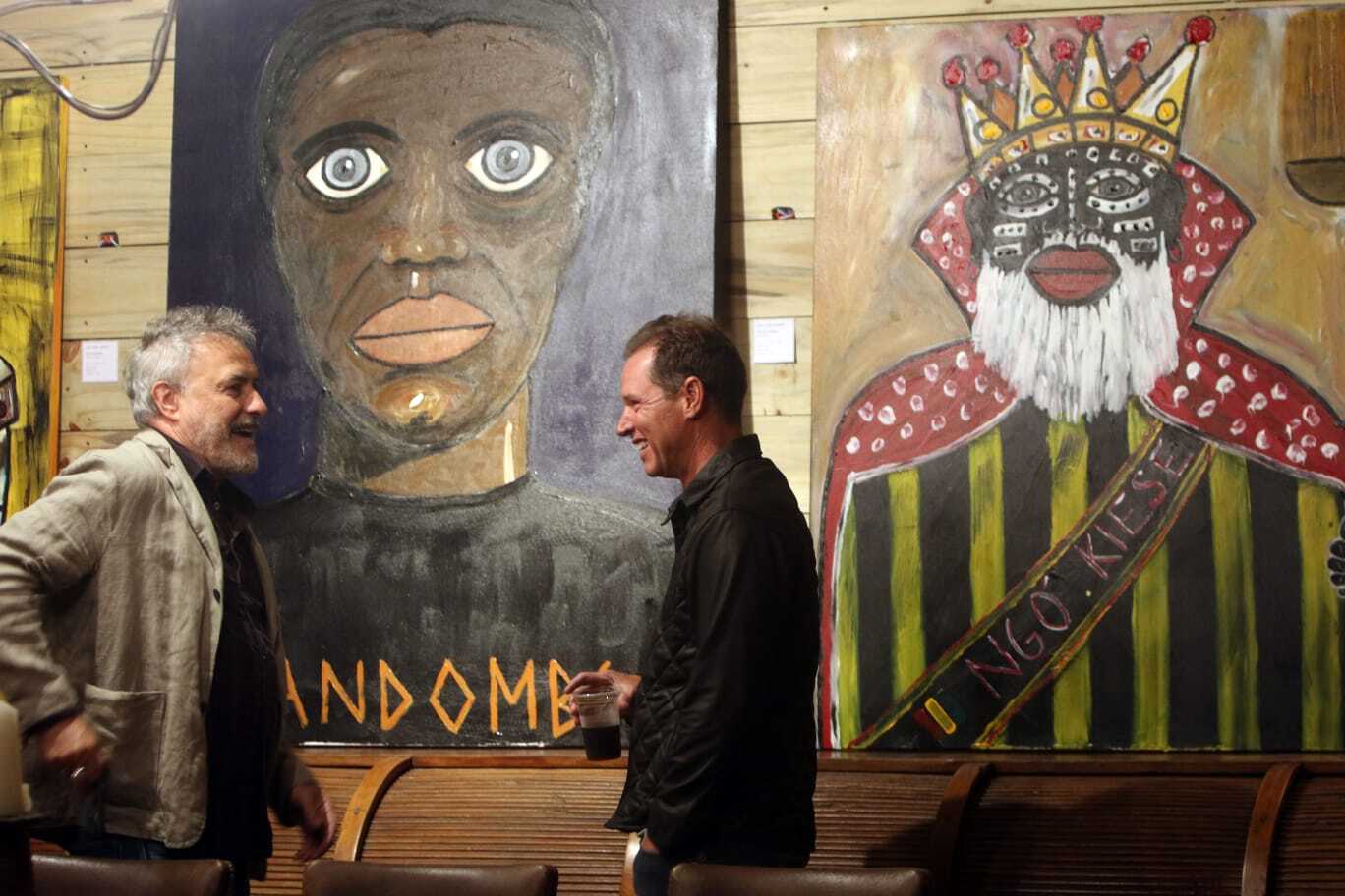 Primera exposición artística y acción benéfica